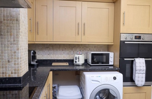 Maidstone House | Lower Boxley Manor Home