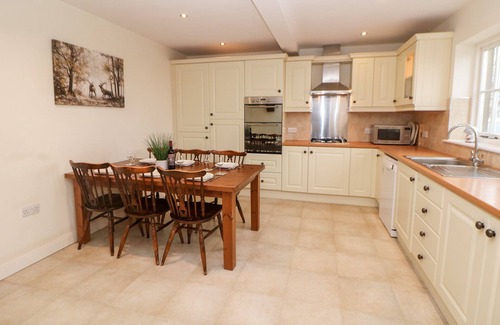 Ashford-in-the-Water Cottage | LOWER COWDEN FARM, pet friendly, with a garden in Bakewell