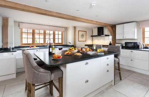 Combe House | Lower Farm Barn