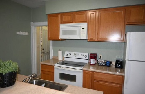 Port Washington House | Lower flat steps from the lake and downtown