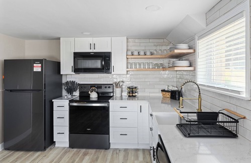 Lynchburg House | Lower Level 2-bedroom house- 8min to LU/4min to UL