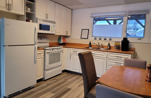 Whitehorse House | Lower Level Suite