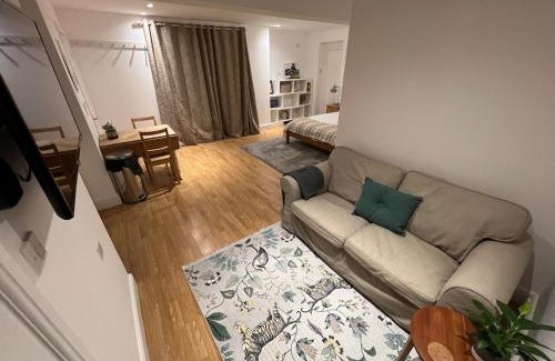 Stondon Apartment | Lower Stondon Studio