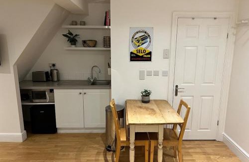 Stondon Apartment | Lower Stondon Studio