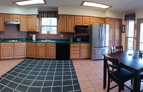 Flippin House | LOWEST FALL RATES ON WHITE RIVER W/2 SLIP COVERED BOAT DOCK! GREAT FISHING!