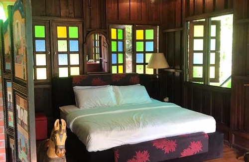 Kampung Pantai Baru House | Lowinski Lodge