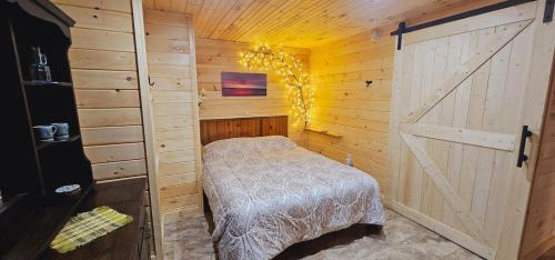 Plattsburgh Apartment | Loza house adirondack screened-in porch unit lake front