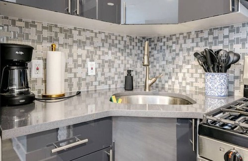 Black Rock Historic District Apartment | Lrg 2 Bedroom apart in BlackRock