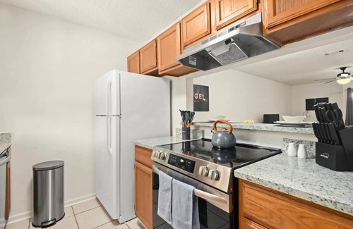 Highlands - Perkins Apartment | LSU 2Bed/2Bath Angel Studios Condo NEW