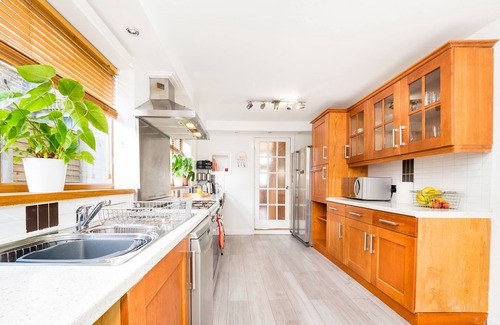 Forest Gate House | LT The Gate House 3 Bed-House-Bathroom-Garden