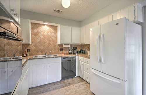 Heart of Lubbock House | Lubbock Townhome w/Grill Near TTU & Downtown!