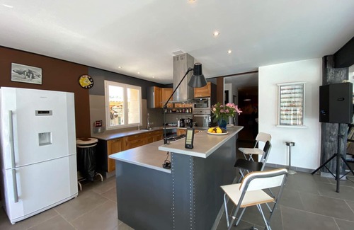 Cavaillon Villa | Luberon country stone estate 2 heated pools indoor outdoor
