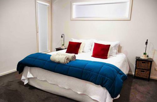 Lucas House | Lucas One 2-bedroom apartment NBN Pets