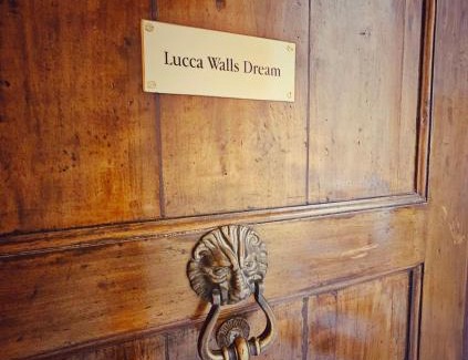 Lucca Historical Center Apartment | Lucca Walls Dream - Air Cond - Wi-Fi - Panoramic in front of the historical Walls -