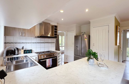 Frankston House | Lucerne Escape/12min to Beach/4Bedroom/Workplace