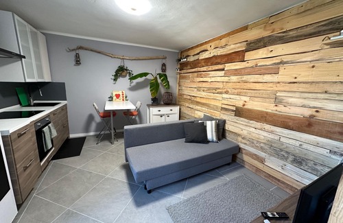 Cissano House | Lucia's Wood House and Wood's Room