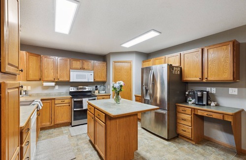 Shakopee House | Lucky Loon Family Lodge