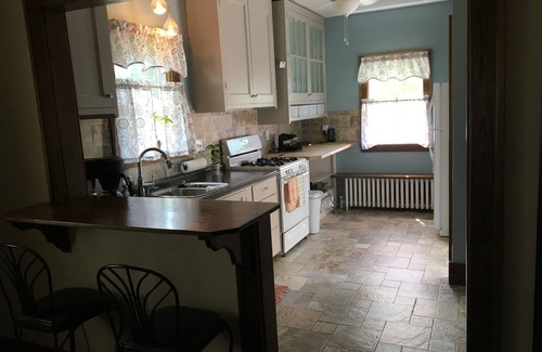 Moline House | Lucy’s House Single Family Bungalow