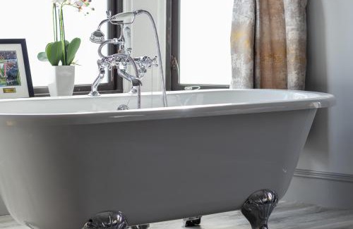 Glasgow Apartment | Lugton Rooms
