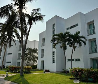 La Poza Apartment | Lujoso Departamento con vista a alberca en Acapulco Diamante