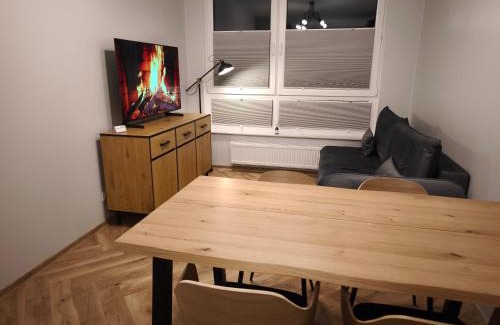 Starogard Gdanski Apartment | Luksusowy Apartament, Duży Parking, Zameldowanie 24h, FV, Ekspres, XBOX, Klimatyzacja, Dwie Sypialnie, Kuchnia i Salon, Samo centrum miasta,