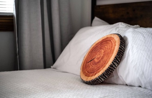 Balsam Lake Hotel | LumberJill Lodge #4 | 2 Full Beds