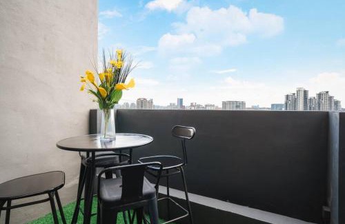 Tropicana Apartment | Lumi Tropicana Golf Course View
