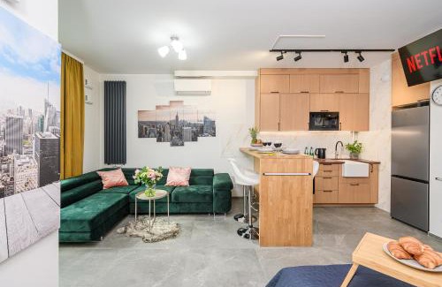 Mirow Apartment | Lumina Premium Apartments on 15th Floor