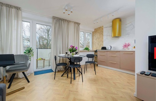 Zoliborz Apartment | Lumina spacious apartment in Warsaw