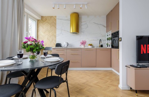 Zoliborz Apartment | Lumina spacious apartment in Warsaw