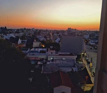 Ramos Mejia Apartment | Luminoso y cálido atardecer