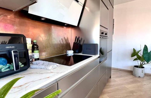Jacht Apartment | Luminous Loft EU institution