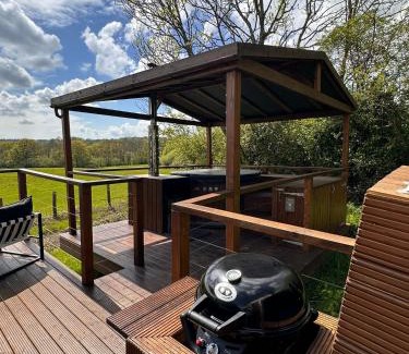 Chiddingstone Hoath Cabin | Luna Domes