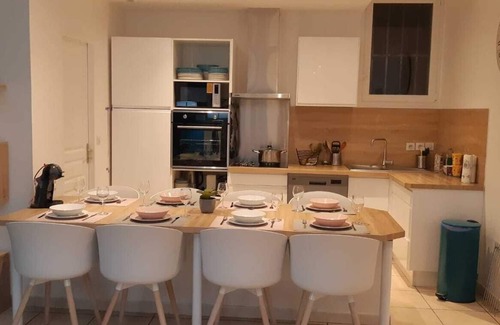 Lunel Apartment | Lunel : Superb 75 m² flat which can accommodate up to 8 people. Beach ;-) !