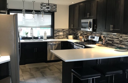 Warren House | Lush Newley Renovated Home - Downtown Warren