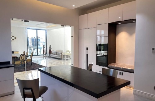 Ikoyi Apartment | Lush Penthouse w/ private rooftop Pool