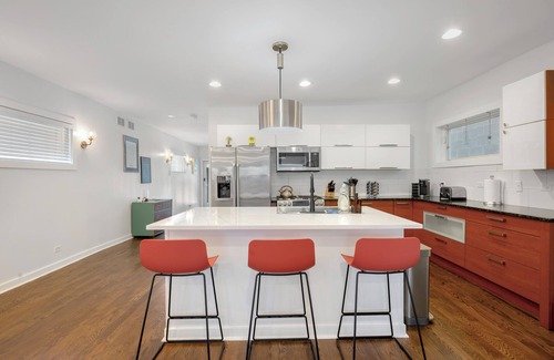 Pulaski Park House | LUX 3-Level Chicago Home +garage & patio