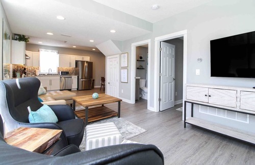 Des Moines House | Lux 4-Bedroom DSM Home, Great Location!