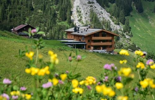 Warth Ski Chalet | LUX ALP CHALET am Arlberg