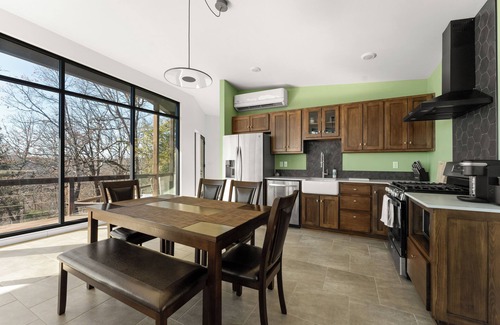 Harrison Cabin | Lux Cabin Mountain Escape - Scenic Views, River, Hiking, Kayaking