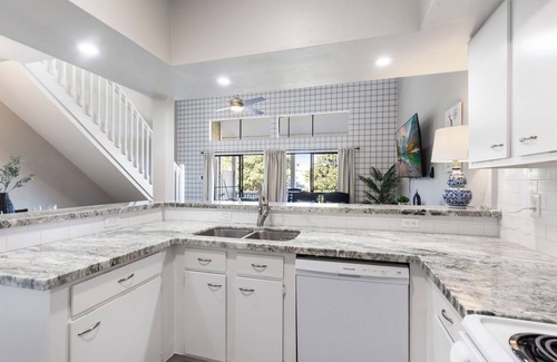 Montgomery Condo | Lux Condo on Lake Conroe I Lakeview/Gameroom