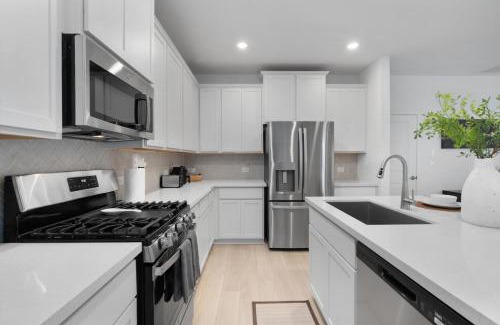 Del Valle House | Lux Cozy Home l SE Austin near F1-COTA-ABIA-Tesla