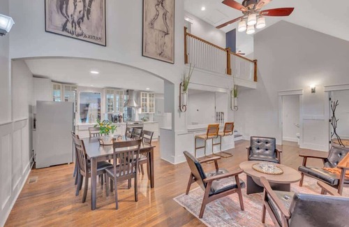 East Hill House | Lux East Nash Home Walk to Honkytonk/Bars!