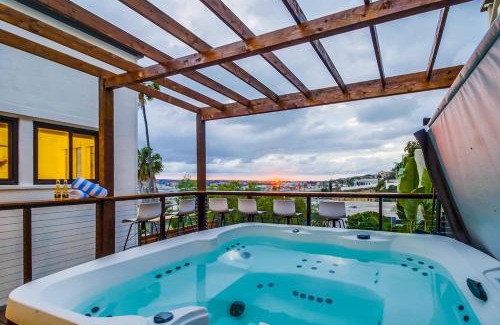 Middletown House | Lux Escape 3: Views Spa Games Safari Tent Golf