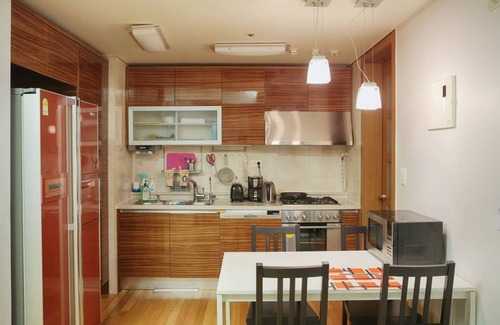 Yeoksam House | [LUX!] GANGNAM PRIVATE APT 3BDS ,2BTS, 2MIN METRO