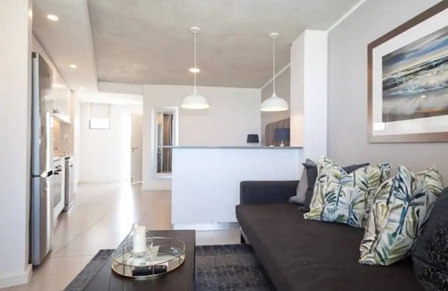 Hillhead Apartment | Lux Holiday Apartment Sibaya W207