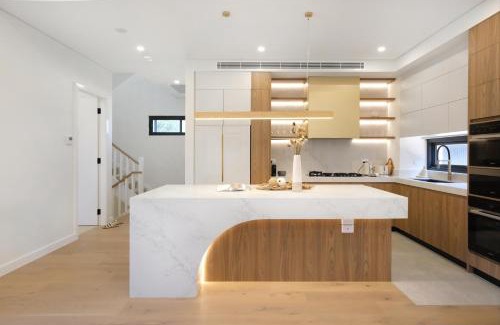 Miranda House | Lux & New 5-BR Townhouse for family