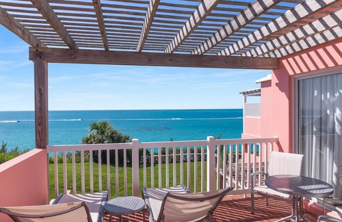 Somerset Village Apartment | Luxe 2 Bedroom Suite in Beachfront Resort