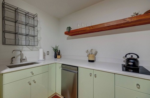 Wilmington Historic District Apartment | Luxe 220, Unit 4 - Penthouse with Spa Bath & Jacuzzi Tub