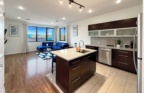 East Orange Apartment | Luxe 2BR-Master Suite,GYM,near NYC,EWR,PPRU, American Dream, MetLife